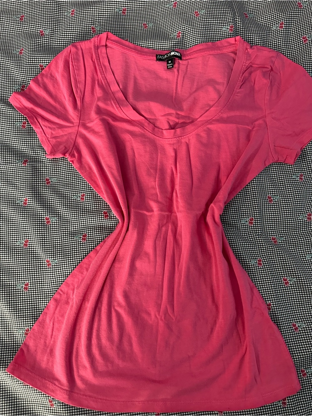 Fashion Nova Hot Pink Scoop Neck Short Sleeve Tee